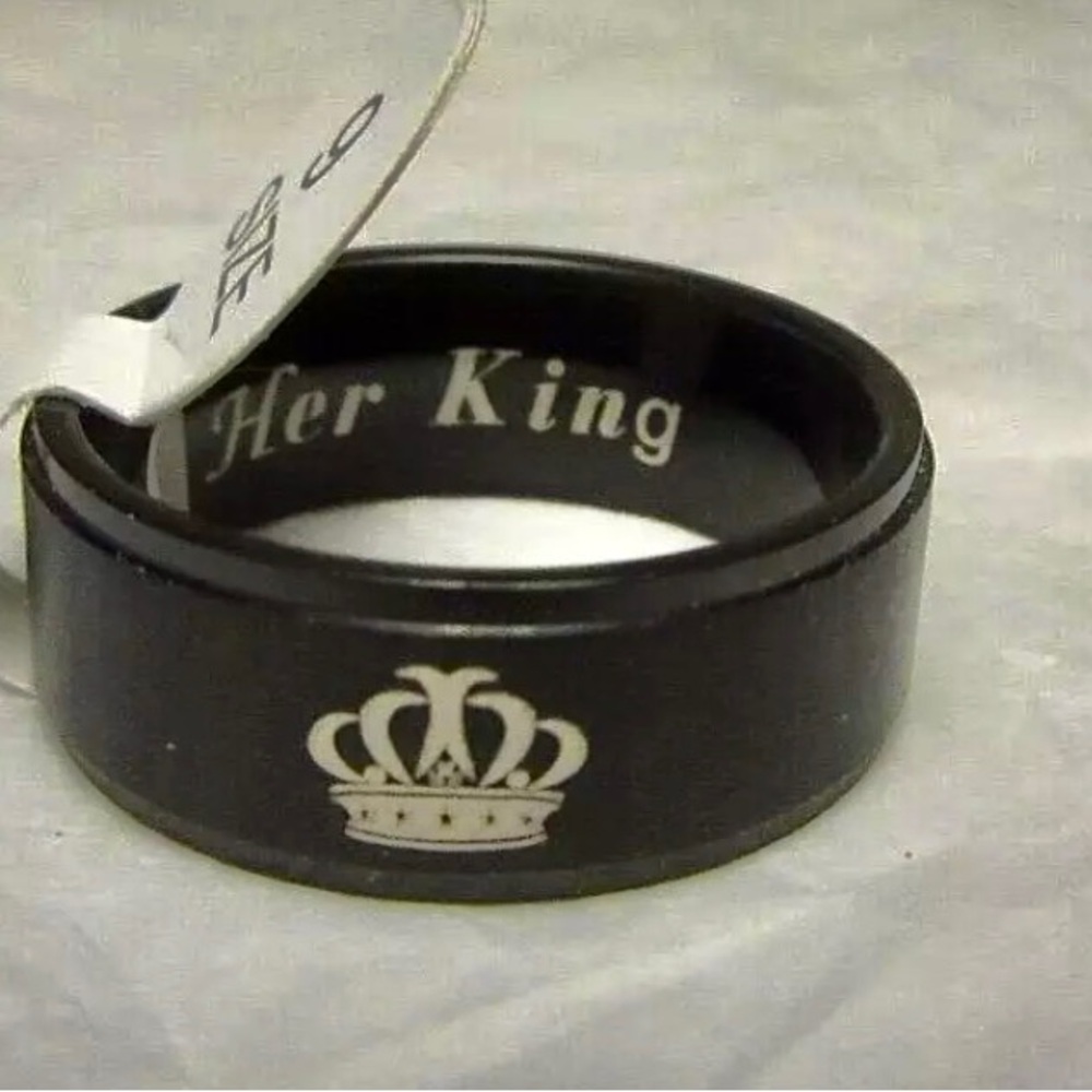 Her King Band Ring Black With Silver Engraving Size 9